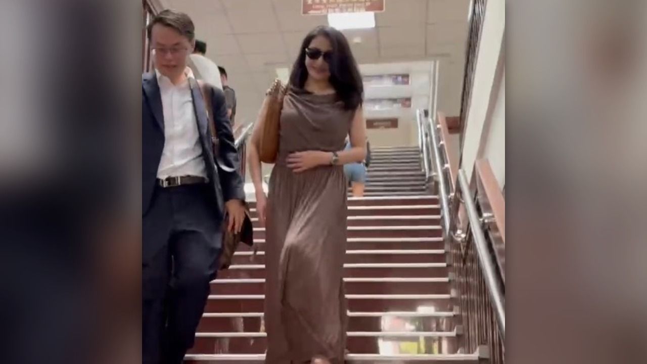 宏泰掌門人遭家暴!王婉玲背BV包出庭認和解了 她請法官宣告緩刑