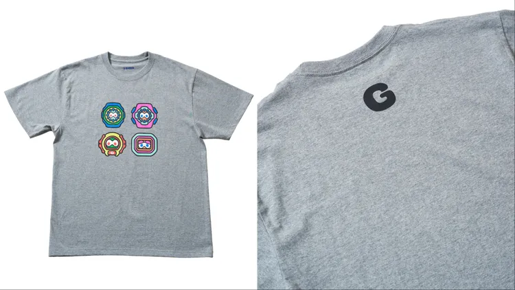 聯名T-SHIRT正面印有4位角色結合錶殼的臉部圖案，背面印上象徵角色尾巴的經典G字印花。品牌提供