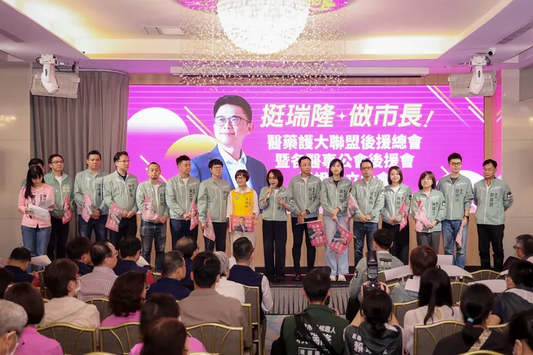 高雄市議長康裕成批評，柯志恩經常說一套、做一套，令人難以信任。翻攝畫面
