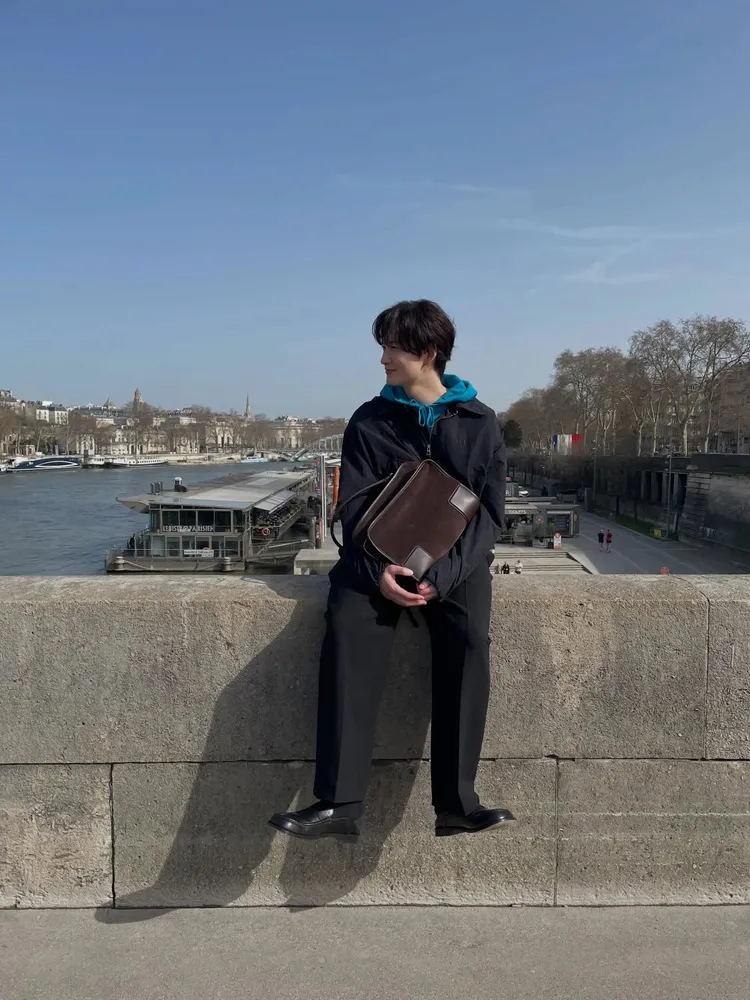 岡田將生過去私服就很常出現LOEWE單品。品牌提供