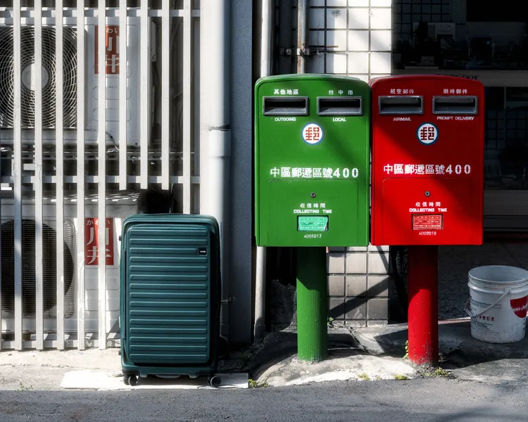 將全新CUBO森林綠旅箱「擬人化」呈現在鏡頭下，呈現極具溫度的台灣感性旅行風格。業者提供