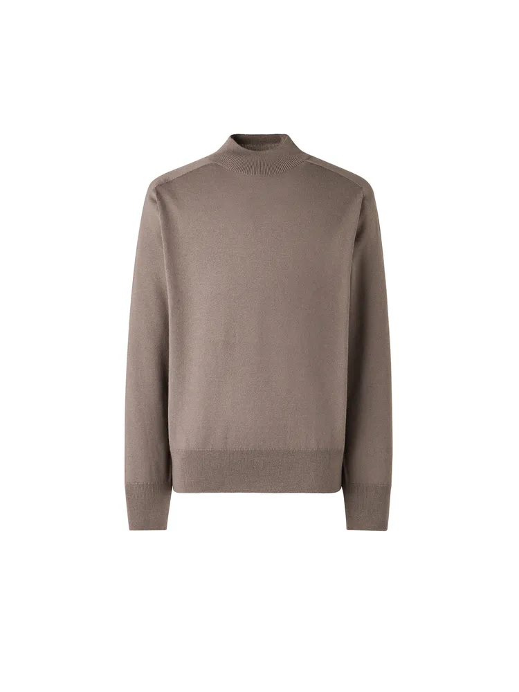 Uniqlo U系列3D織法中高領針織衫，1290元。品牌提供