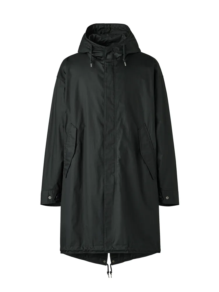 Uniqlo U系列連帽大衣，3490元。品牌提供