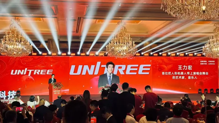 王力宏受邀出席敲鐘儀式。西東音樂提供