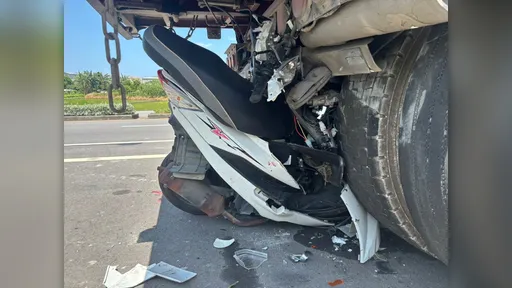 苗栗機車衝撞貨櫃車卡車底　23歲騎士「臉部變形」慘死