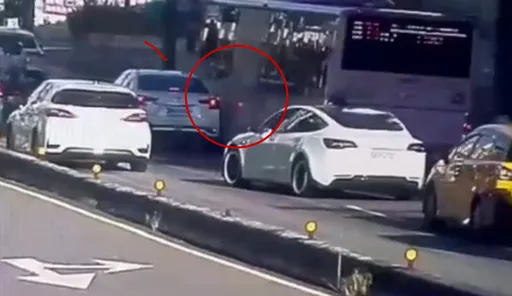 北市公車駕駛擦撞轎車竟扯出毒駕　2駕駛街頭互嗆一驗雙雙陽性