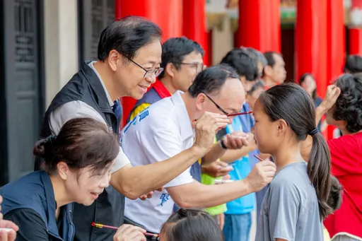 桃園孔廟硃砂祈福　張善政：為學子增添智慧、開啟學習新旅程