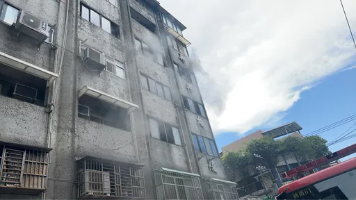 桃園住宅火警！警消救出及疏散8住戶　4人預防性送醫