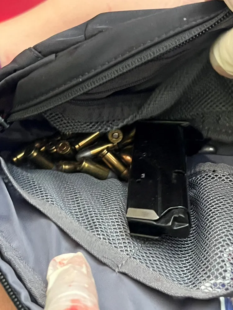 少年槍手還沒擊發的戴耀。路透社