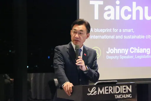 江啟臣受邀台中美國商會晚宴　全英文演說端出城市新藍圖