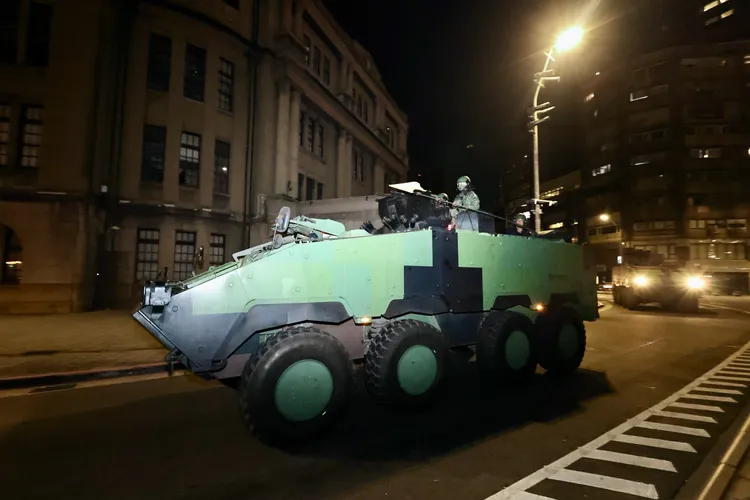 國軍「漢光42號」實兵演習 憲兵部隊戰備偵巡演練 雲豹裝甲車。彭欣偉攝