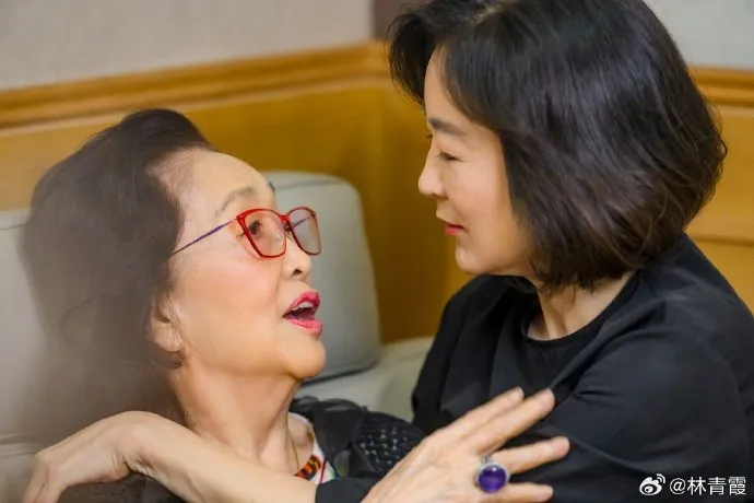 林青霞哀悼葛蘭。翻攝自林青霞微博