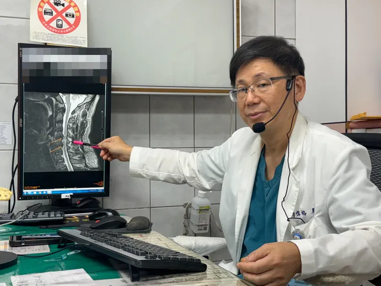 神經外科名醫李偉裕。大甲李綜合醫院提供