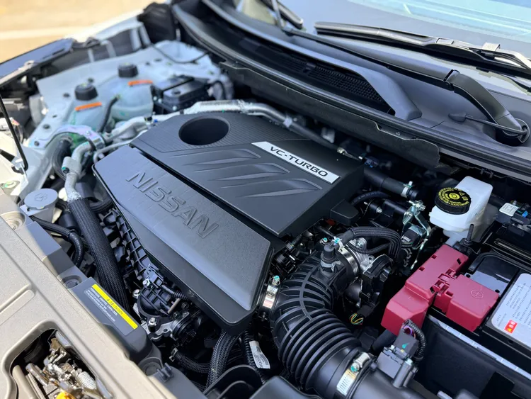 動力搭載1.5升VC-Turbo可變壓縮比渦輪增壓引擎，結合12V輕油電系統，可輸出204匹最大馬力與30.6公斤米峰值扭力。林浩昇攝