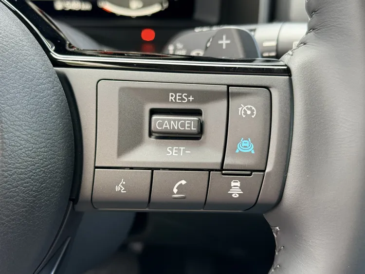 ProPILOT智行安全系統整合ICC全速域智慧定速巡航、LKA車道維持輔助及PFCW超視距車輛追撞預警等功能，讓長途駕駛更加輕鬆安心。林浩昇攝