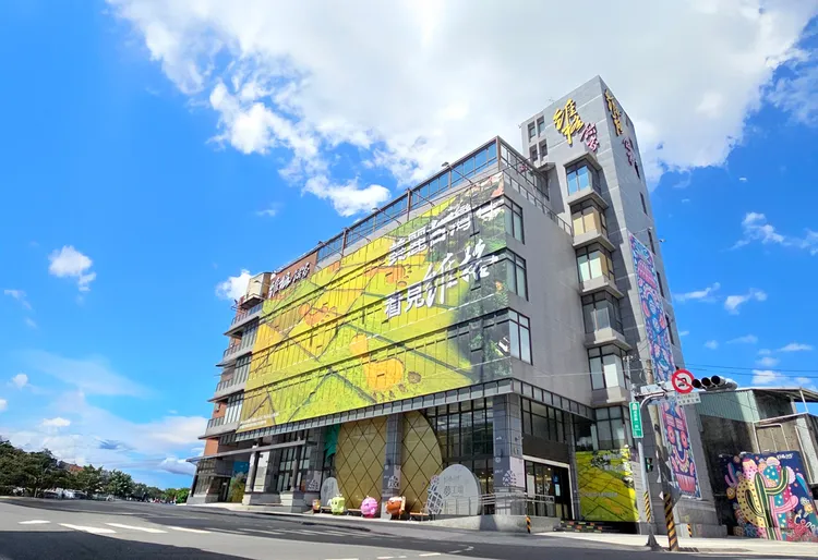 「維格餅家鳳梨酥夢工場」以臺灣特色糕餅文化為主題，結合製程展示、互動體驗及DIY活動，展現產業觀光轉型成果。經發局提供
