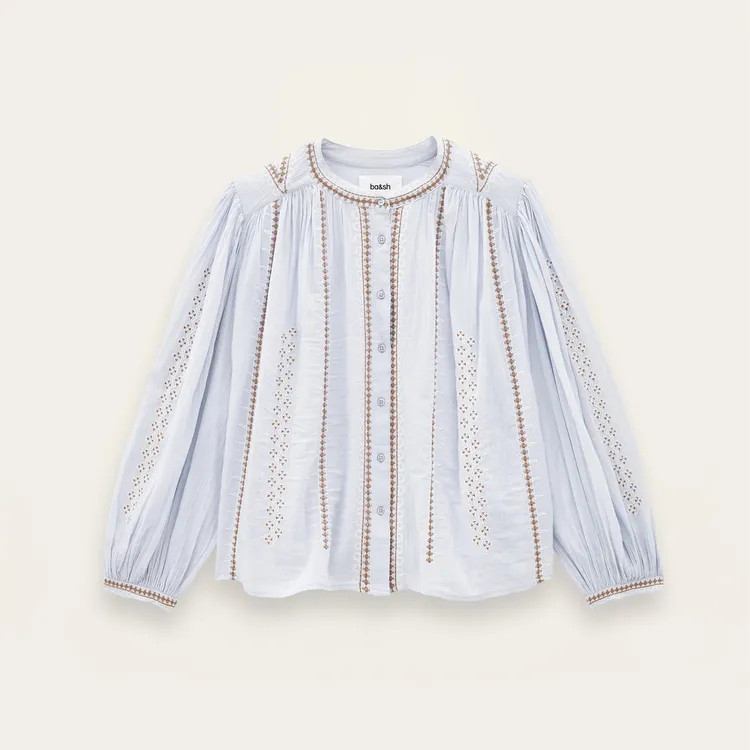 ba&sh水藍MONA刺繡上衣，8430元。品牌提供
