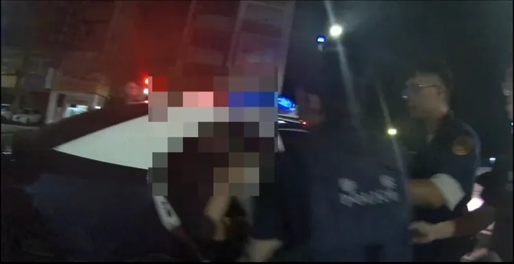 陳男毒駕又多項交通違規，遭警逮捕法辦。翻攝畫面