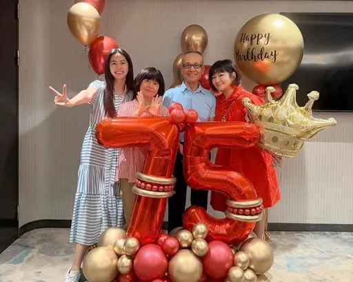 才闢謠S.H.E大巨蛋合體開唱　Selina久違露面慶任爸75歲生日