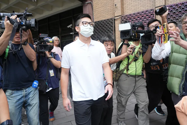 龔益霆庭後對記者追問完全不理會。彭欣偉攝