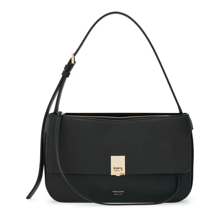 Ferragamo Cara Bag。品牌提供