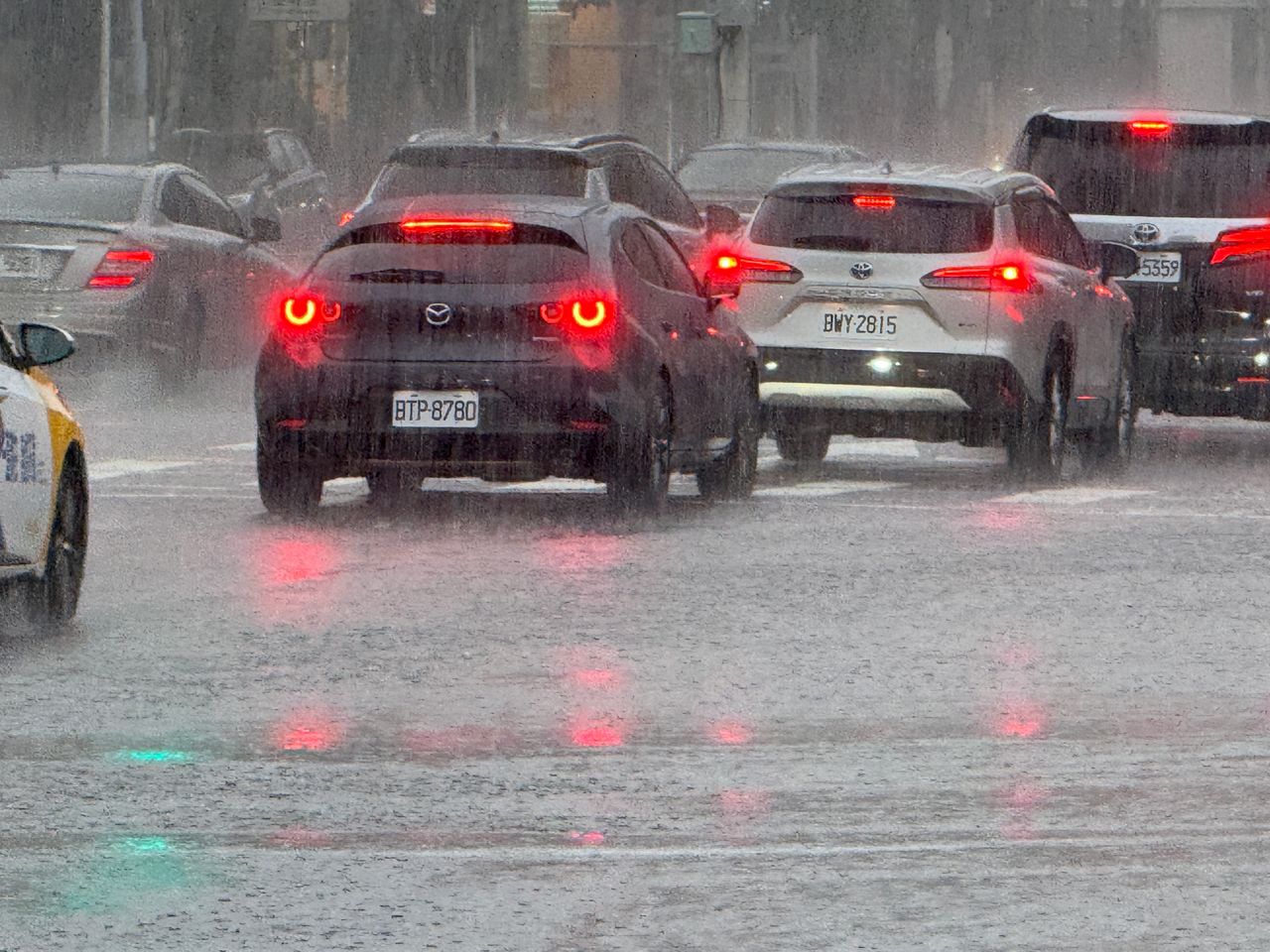 西南風發威!南部防豪雨 熱帶系統週中靠近全台雨勢再擴大