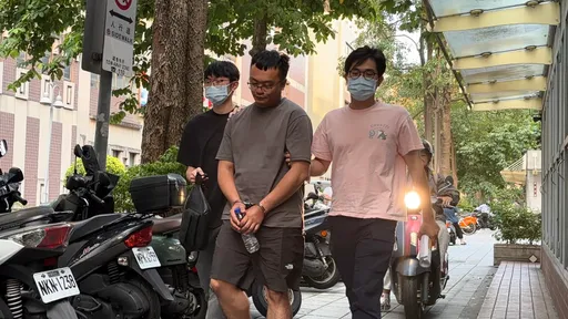 張俊傑逃亡25天！助逃第17人到案　疑幫訂民宿窩藏！移送北檢畫面曝