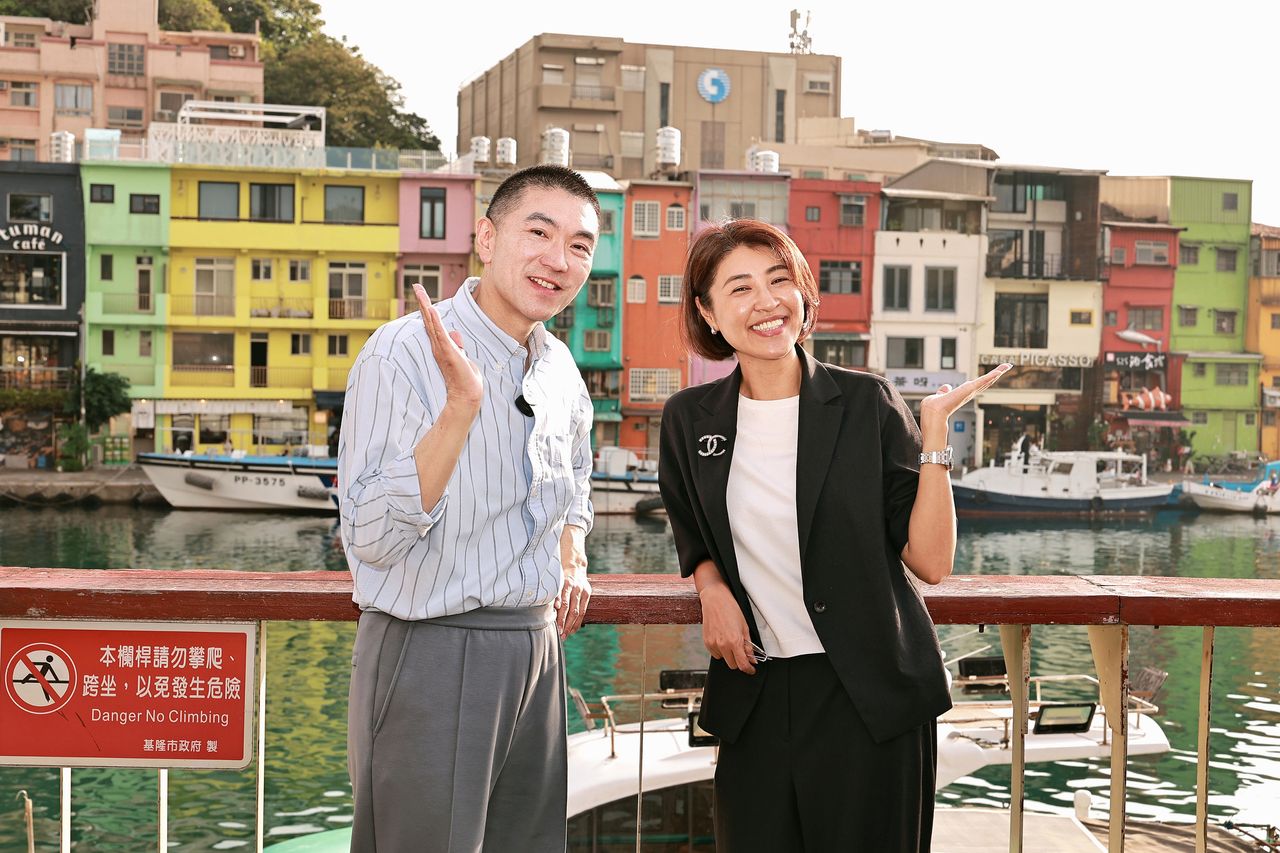 謝國樑邀許淑華遊基隆 搭雙層巴士交流觀光政策