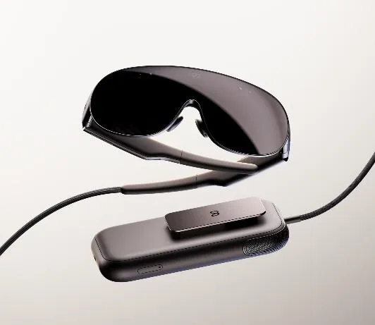 Meta VR Glasses採雙件式設計，眼鏡本體透過連接線搭配外接運算模組，將電池、運算與儲存空間移出鏡框，讓眼鏡重量降至約100公克。Meta提供