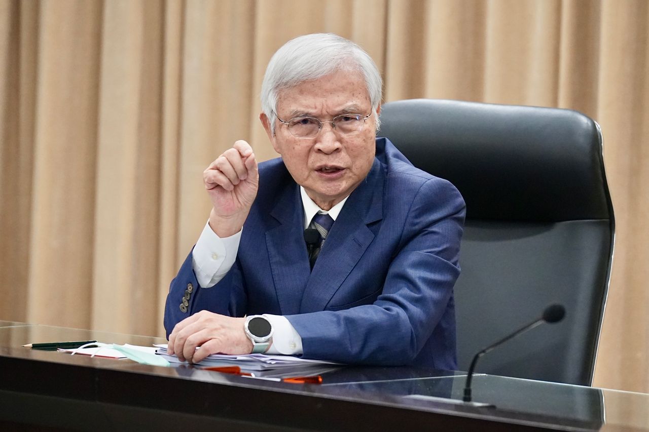 12月升息機率高?楊金龍不鬆口 資金分配不均盼公股行庫協助