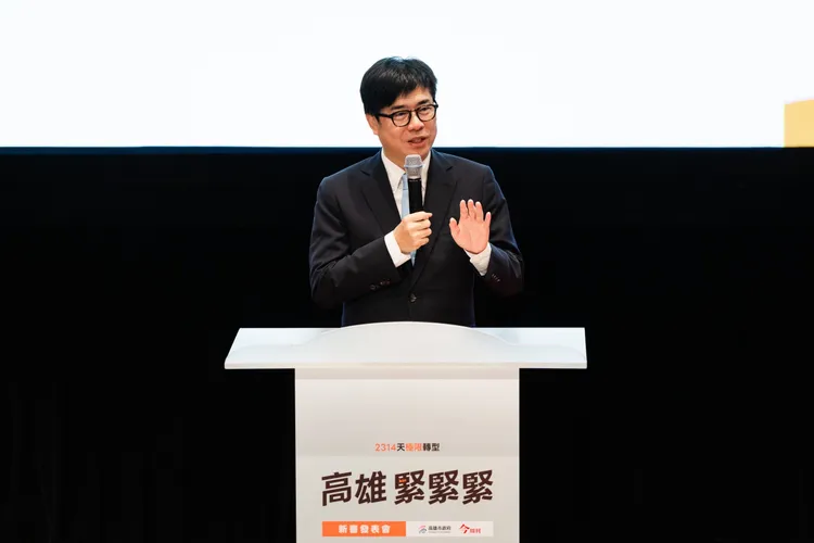 陳其邁表示，「堅持理想、不忘初心，面對問題不迴避、不退縮」是從兩位前輩身上學到的寶貴經驗。翻攝畫面