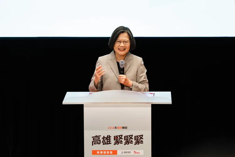 蔡英文感覺陳其邁電話就像上司交待的決議