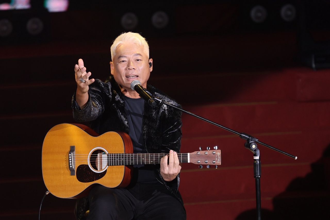 巫啟賢63歲喊話再唱10年 邀張宇當嘉賓合唱竟被放鳥