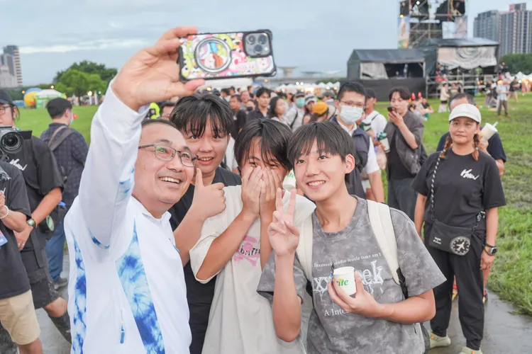 侯友宜市長昨（5）出席2026新北市河海音樂季壓軸場「新北大都會公園場」。觀光局提供