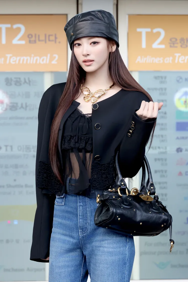 Anna準備出席Chloé 2027夏季大秀。品牌提供