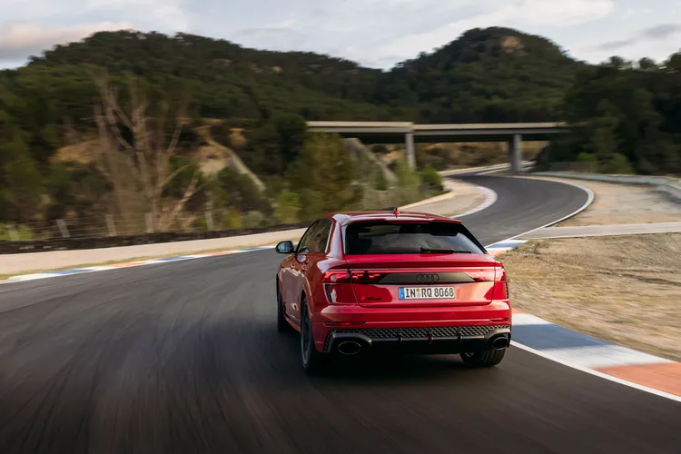 Audi RS Q8 performance過去曾以7分36.698秒完成紐柏林北環單圈，創下量產SUV單圈紀錄。原廠照片