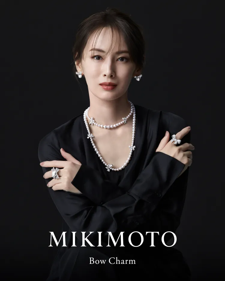 日劇女王北川景子演繹MIKIMOTO Bow Charm系列全新項鍊與耳環。品牌提供