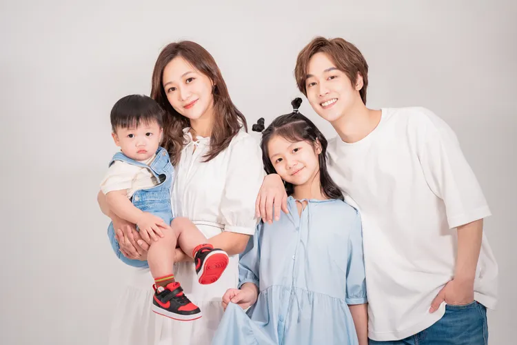 那對夫妻全家福。那對夫妻提供