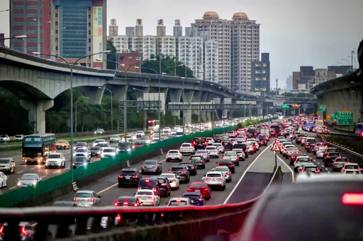 中秋連假第3天北返潮湧現　國道13路段下午恐塞車