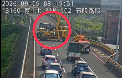 五楊高架變「大型停車場」！3車尖峰連環撞　回堵5公里、1人送醫　