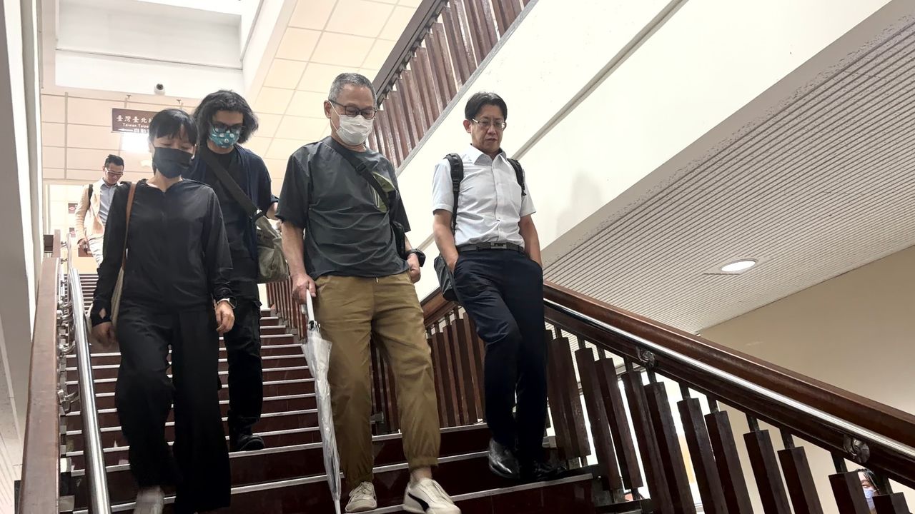 高金素梅前助理張俊交保後首出庭 除貪污全部認罪!抱怨被監聽14年史上最久