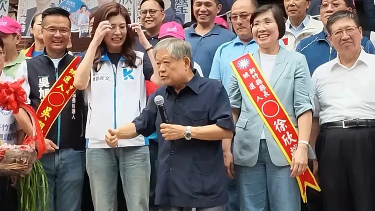 范振宗情緒激動。翻攝畫面