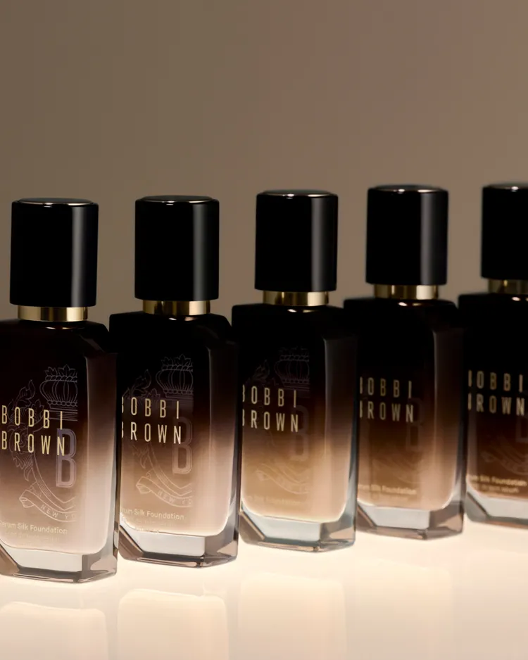 Bobbi Brown冬蟲夏草緞光精萃粉底，30ml／2900元。品牌提供