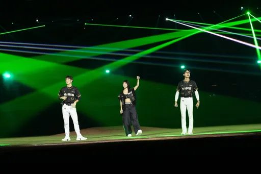 Wing Stars旗袍造型驚喜亮相   梁文音壓軸登台成亮點