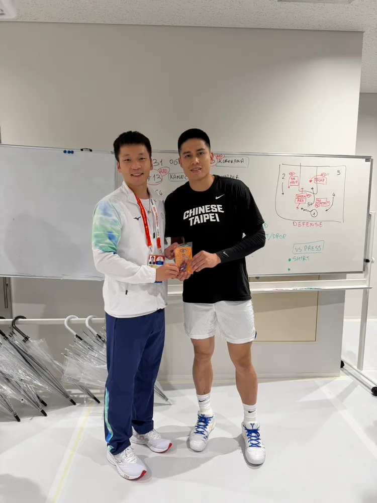 李洋鼓勵中華男籃。  運動部提供