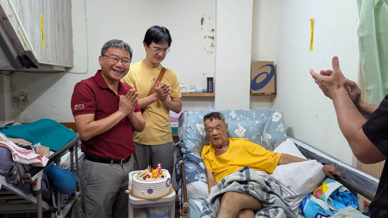 剛吃完生日蛋糕 高雄10連霸「狄老大」突過世