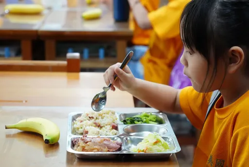 北市某國中爆食物中毒　午餐肉飄酸臭味！逾10名學生腹瀉
