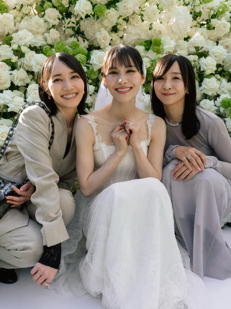 A-Chan（中）趁「Perfume」出道21周年紀念日分享喜悅。左為Noochi、右為Kashiyuka。翻攝西脇綾香IG