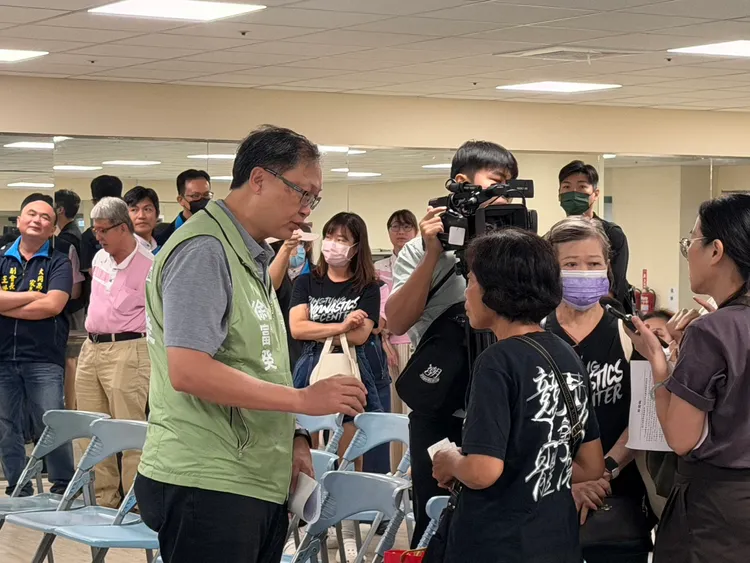 立委徐富癸9日記者會，要求運動部徹查協會決策程序及秘書長權限，相關失職人員必須負起責任。翻攝畫面