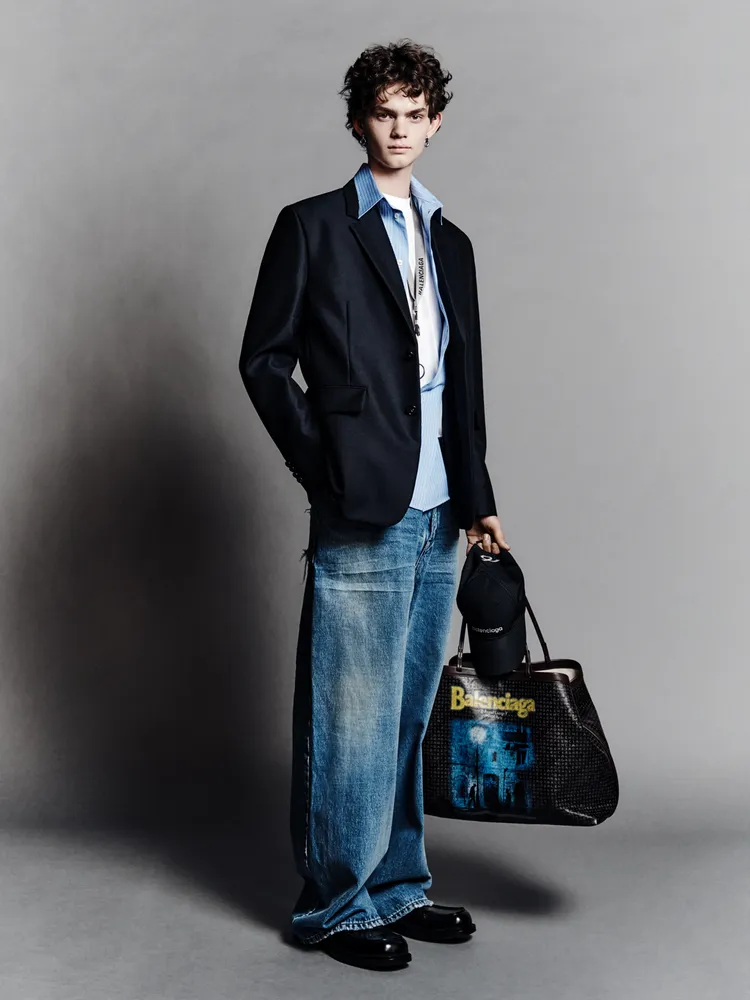 阮經天身上的服裝，出自Balenciaga秋季系列。品牌提供